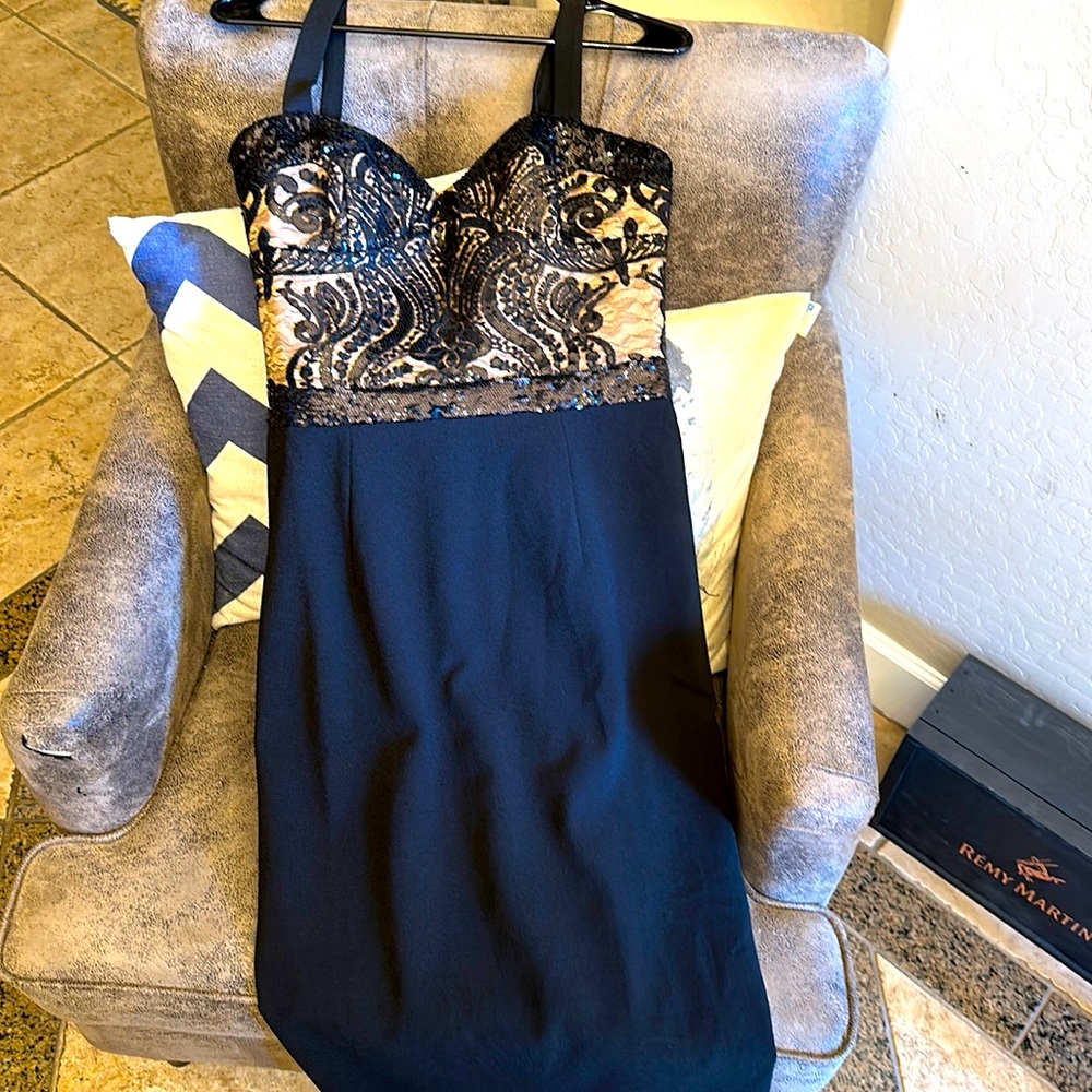 Dress the population Black with sequins new never worn beautiful cocktail dress!